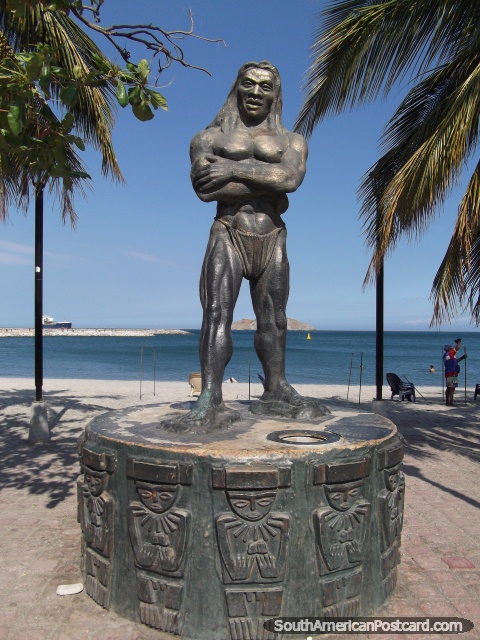Monumento ïndio de Tayrona atrás da praia em Santa Marta. (480x640px). Colômbia, América do Sul.