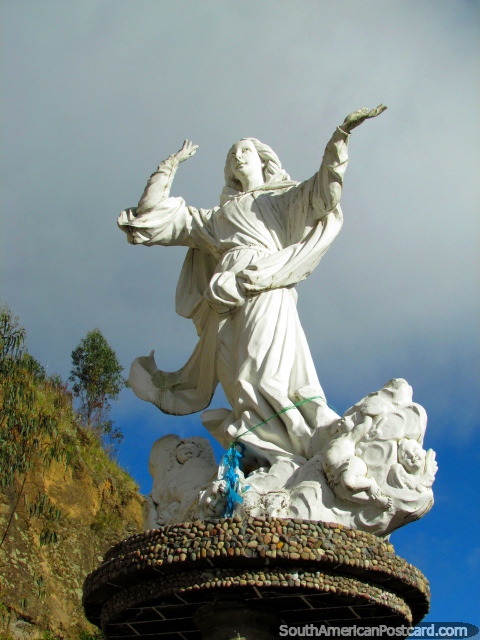 El monumento en la cima del camino que lleva a Las Lajas en Ipiales. (480x640px). Colombia, Sudamerica.