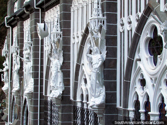 Angels on the side of the Las Lajas church of Ipiales. (640x480px). Colombia, South America.