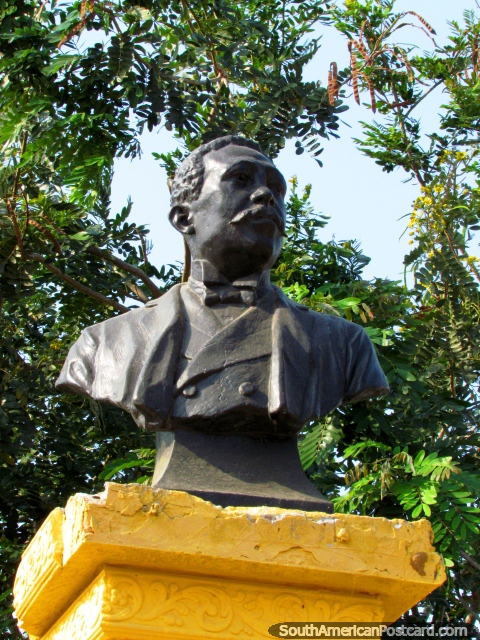 Luis Antonio Robles Suarez (1849-1899) busto, el primer ministro del Gobierno Afro y Colombiano, Camarones. (480x640px). Colombia, Sudamerica.