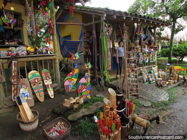 Arts and crafts shop along the pathway at Panaca animal farm in Armenia. (640x480px). Colombia, South America.