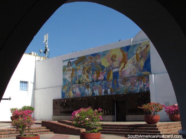 Mural of the Upares indigenous people in Valledupar, the location of the temple that burnt down in 1530. (640x480px). Colombia, South America.