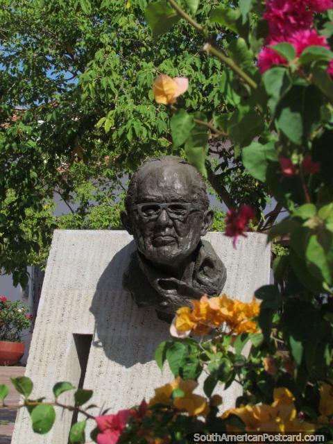 Alfonso Lopez bust at his plaza in Valledupar. (480x640px). Colombia, South America.