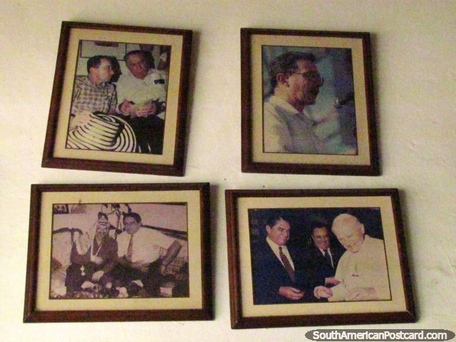 Yasser Arafat and Pope John Paul II with Colombian president, photos in Valledupar. (640x480px). Colombia, South America.