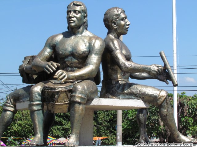 3 musicians playing music, bronze statues in Valledupar. (640x480px). Colombia, South America.