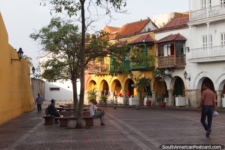 Inside the main entrance of the old city of Cartagena, early morning sun. (720x480px). Colombia, South America.