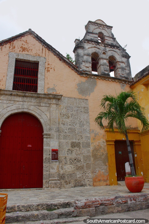 Ermita de San Roque (construido 1652-1674), la iglesia y hospital para combatir la plaga del mediados de 1700 en Cartagena. (480x720px). Colombia, Sudamerica.