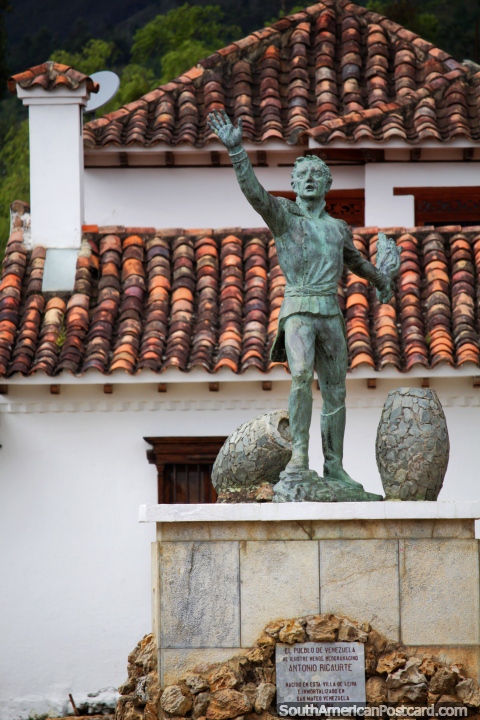 Antonio Ricaurte (1786-1814), prendi fuego a la habitacin de plvora en la que se encontraba cuando se vio rodeado por el enemigo, monumento en Villa de Leyva. (480x720px). Colombia, Sudamerica.