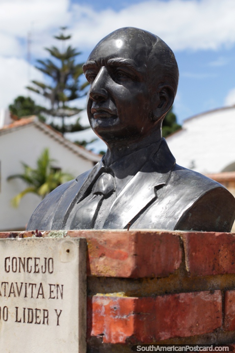 Carlos Julio Rodriguez Penuela (1930-2002), bust in Guatavita, leader and councilor. (480x720px). Colombia, South America.