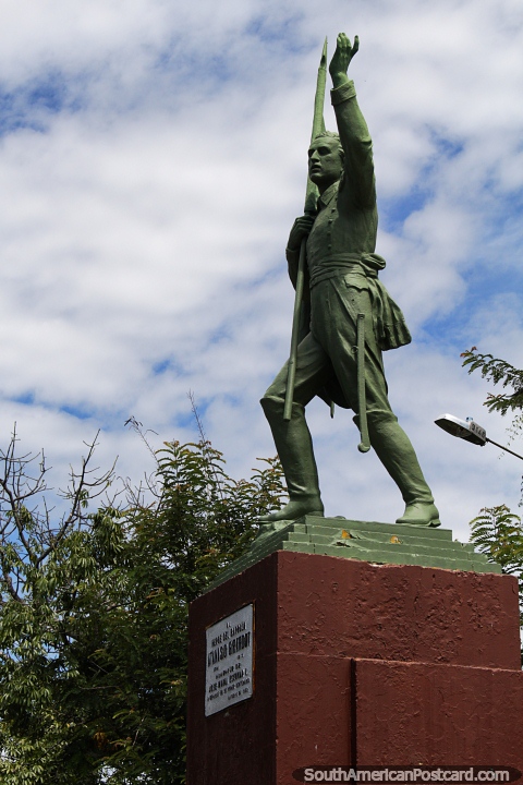 Atanasio Girardot (1791-1813), leader who fought with Simon Bolivar, statue in Girardot. (480x720px). Colombia, South America.
