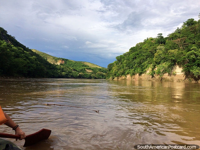 We set out for a 2hr ride down the Magdalena River in a dinghy to spot wildlife in Girardot. (640x480px). Colombia, South America.
