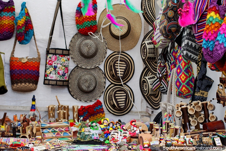 Classic Colombian hats, bags and souvenirs to buy at the Arts and Crafts Fair in Ibague. (720x480px). Colombia, South America.