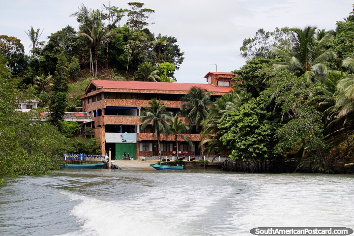 Speeding away from Hotel Maguipi, a place for sea recreation and ecotourism in Buenaventura. (720x480px). Colombia, South America.