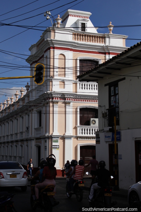 Historic center in Buga, some beautiful old buildings to see from the 17th and 18th centuries. (480x720px). Colombia, South America.