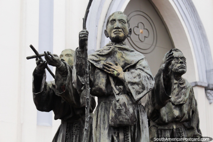 3 bishops, Fray Manuel Fernandez, Fray Samuel Ballesteros, Fray Justo Ecay, sculpture in Manizales. (720x480px). Colombia, South America.