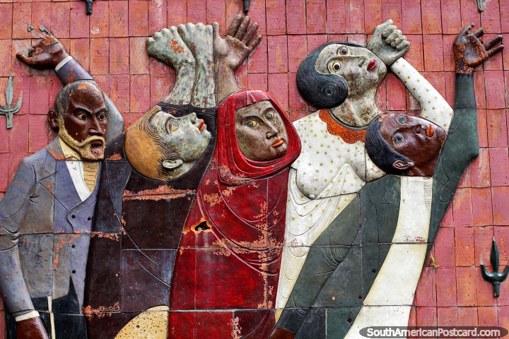Grande trabalho de arte e cultural com 5 figuras, mãos altas, Praça Bolivar em Manizales. (720x480px). Colômbia, América do Sul.