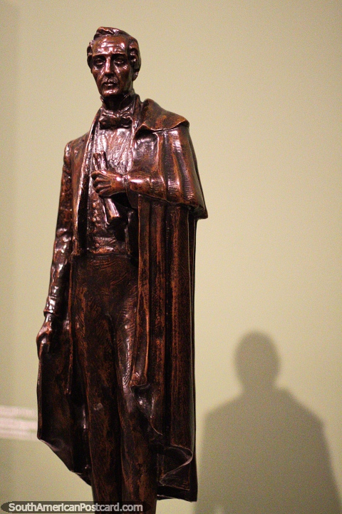 Francisco de Paula Santander, estátua em bronze pelo artista colombiano Bernardo Vieco, Museu de Antioquia, Medellïn. (480x720px). Colômbia, América do Sul.