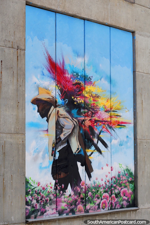 O homem transporta flores nas suas costas, um smbolo de Medelln, mural em uma estao de trem. (480x720px). Colmbia, Amrica do Sul.