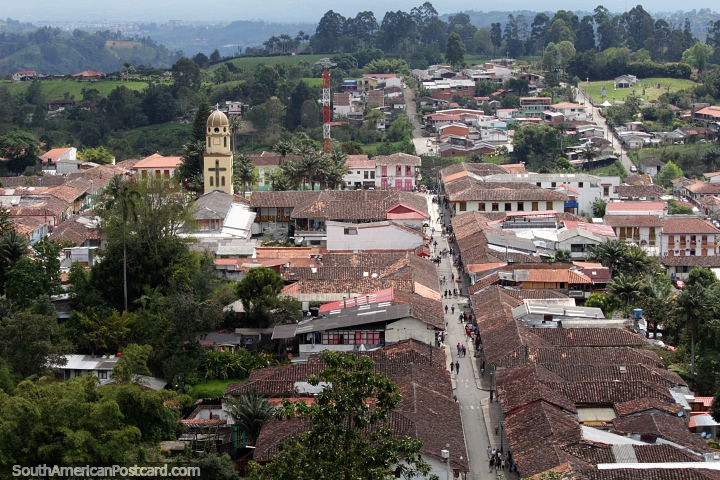 Salento fundada en 1842, vista desde el mirador en lo alto de la escalera. (720x480px). Colombia, Sudamerica.