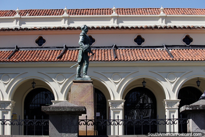 Arches, tiled roofs and a statue, Popayan is a great place for photography. (720x480px). Colombia, South America.