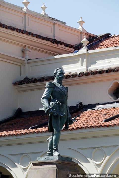 General José María Obando (1795-1861), luchó por la independencia y dos veces presidente, estatua en Popayán. (480x720px). Colombia, Sudamerica.