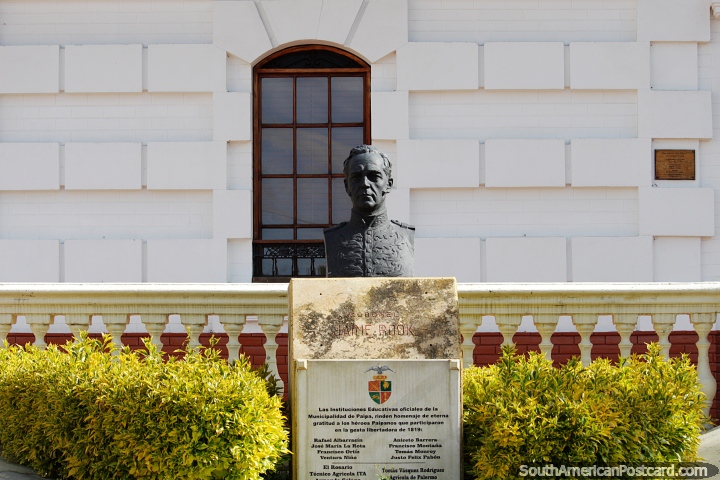 Jaime Rook (James Rooke) (1770-1819), British soldier, commander under Simon Bolivar, bust in Paipa. (720x480px). Colombia, South America.