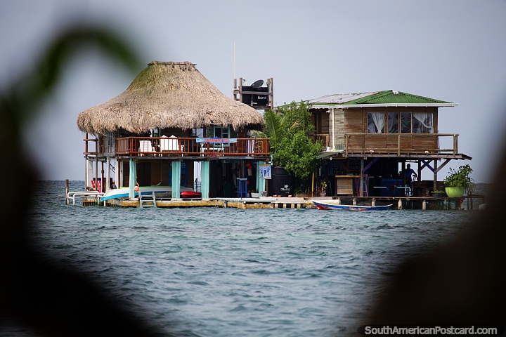 Casa no meio do oceano, tambm pode ser uma base para diverso aqutica na Ilha Tintipan. (720x480px). Colmbia, Amrica do Sul.