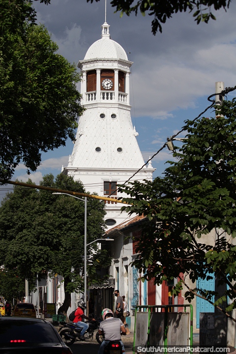 Casa Torre del Reloj (1923, 1962), the tall white clock tower and cultural house in Cucuta. (480x720px). Colombia, South America.