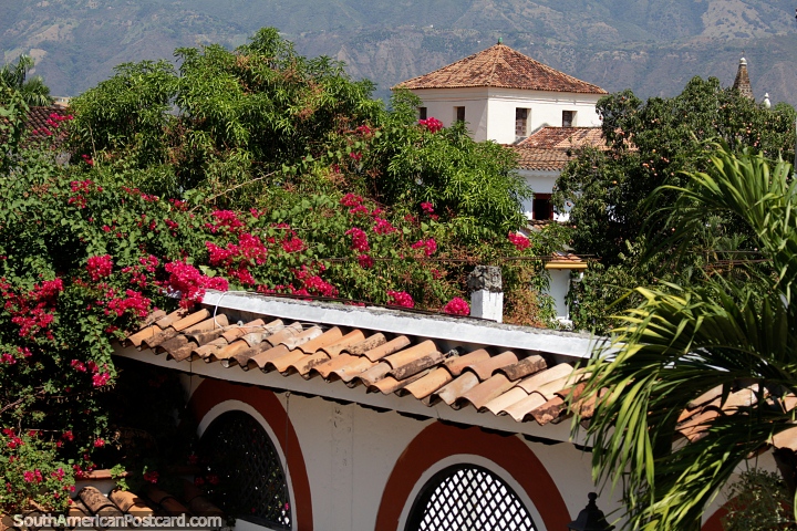 Santa Fe de Antioquia é um ótimo passeio de um dia saindo de Medellín. (720x480px). Colômbia, América do Sul.