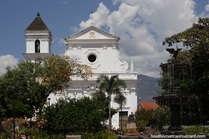 Metropolitan Cathedral Basilica of the Inmaculada Concepcion (built 1797-1837), Santa Fe de Antioquia. (720x480px). Colombia, South America.