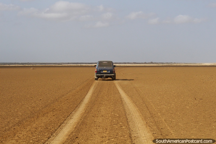 O Deserto da Guajira, local para veculos com trao nas 4 rodas e guia experiente. (720x480px). Colmbia, Amrica do Sul.