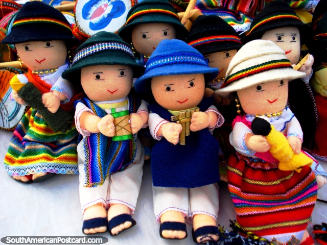 Bonecas indgenas coloridas em Otavalo. (640x480px). Equador, Amrica do Sul.
