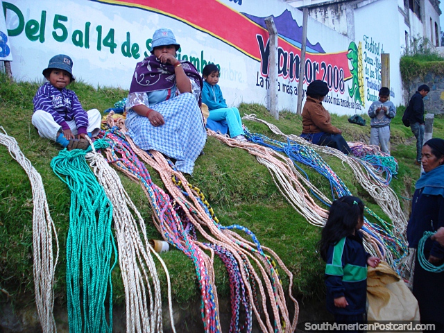 Cuerda para venta en los mercados de Otavalo. (640x480px). Ecuador, Sudamerica.