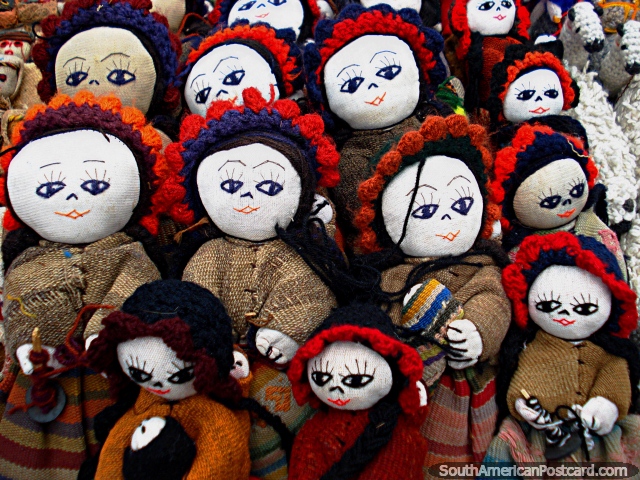 Bonecas de mulher que cose habilidades manual em Otavalo. (640x480px). Equador, Amrica do Sul.