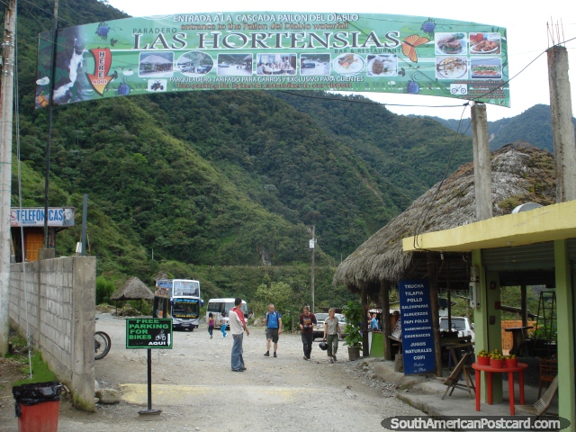 Entrada a la cascada de Pailon del Diablo aproximadamente 16 kilmetros de Banos. (640x480px). Ecuador, Sudamerica.