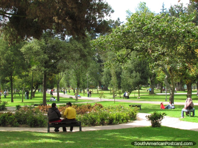 Park El Ejido in Quito is huge and very popular. (640x480px). Ecuador, South America.