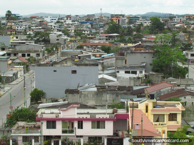 Casas y horizonte de la ciudad de Puyo. (640x480px). Ecuador, Sudamerica.