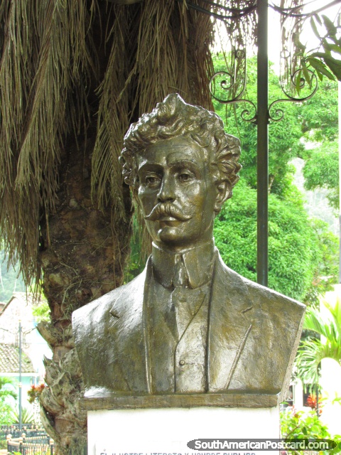 Eudofilo Alvarez (1876-1940) monumento, fundador de Mendez. (480x640px). Ecuador, Sudamerica.
