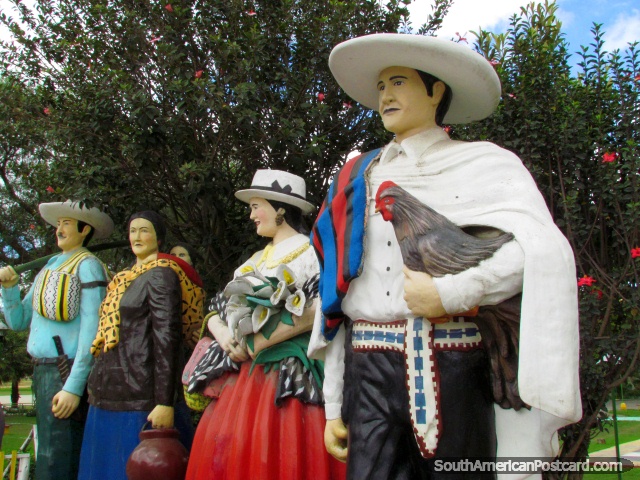 Monumento a habitantes del barrio en Parque Jipiro Recreational en Loja. (640x480px). Ecuador, Sudamerica.