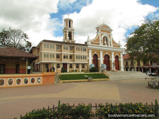 Igreja de Ministerio Parroquial de San Sebastian em Loja. (640x480px). Equador, América do Sul.