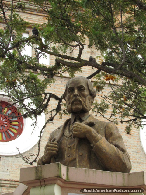 Manuel Carrion Pinzano, monument in Loja. (480x640px). Ecuador, South America.