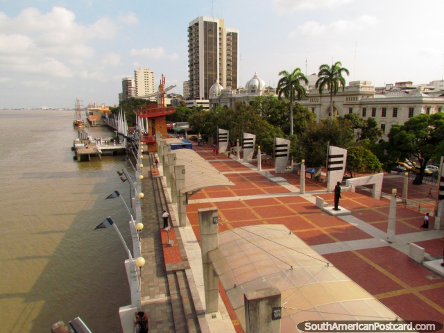 Rio de Guayaquil, passarela de pedestres de Malecon e cidade. (640x480px). Equador, Amrica do Sul.