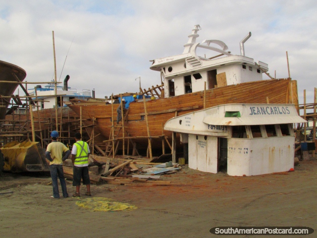 The boat building area on the beach at Tarqui in Manta. (640x480px). Ecuador, South America.
