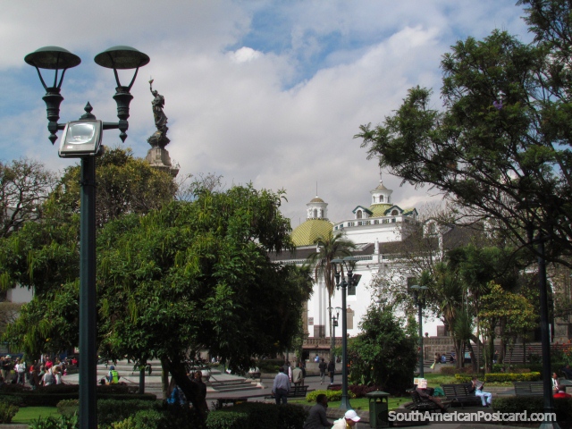 Quito Plaza de Armas, la plaza mayor hermosa. (640x480px). Ecuador, Sudamerica.
