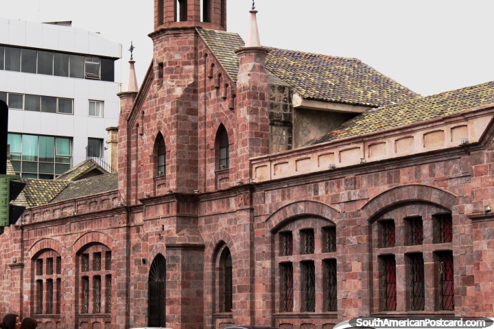 View of the stone brick church/museum opposite Plaza 10 de Agosto in Ambato. (720x480px). Ecuador, South America.