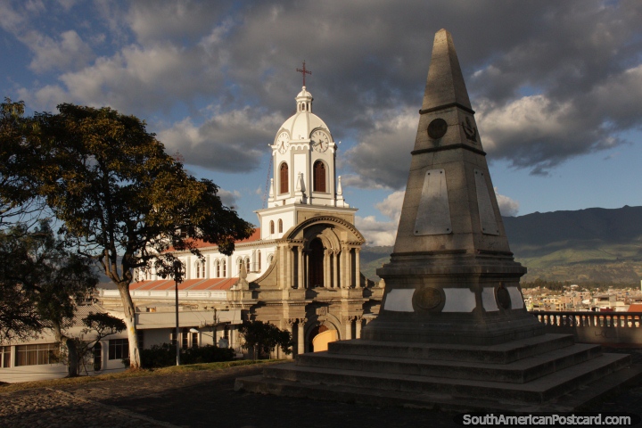 Church San Antonio, view from Parque 21 de Abril in Riobamba. (720x480px). Ecuador, South America.