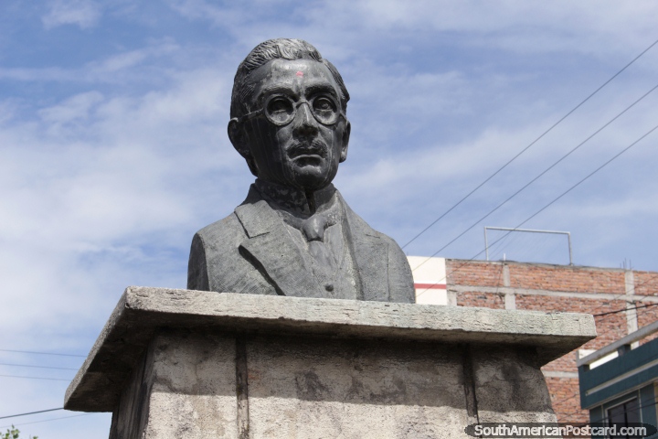 Dr. Jose Maria Banderas Larrea (1880-1944), bust in Riobamba. (720x480px). Ecuador, South America.
