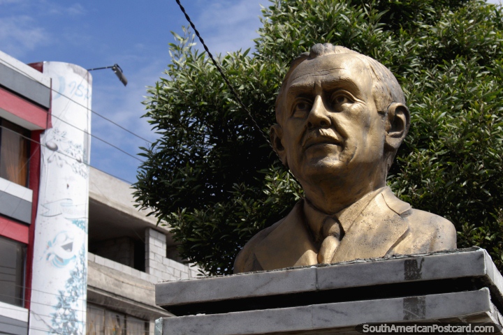 Natale Tormen de Salvatore (1890-1958), an Italian architect, bust in Riobamba. (720x480px). Ecuador, South America.