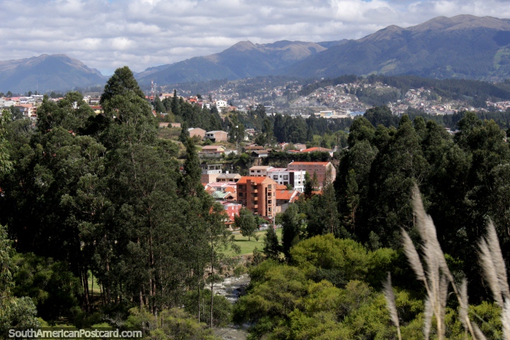 Al llegar a Cuenca en autobs desde Alaus, un gran viaje con un hermoso paisaje. (720x480px). Ecuador, Sudamerica.