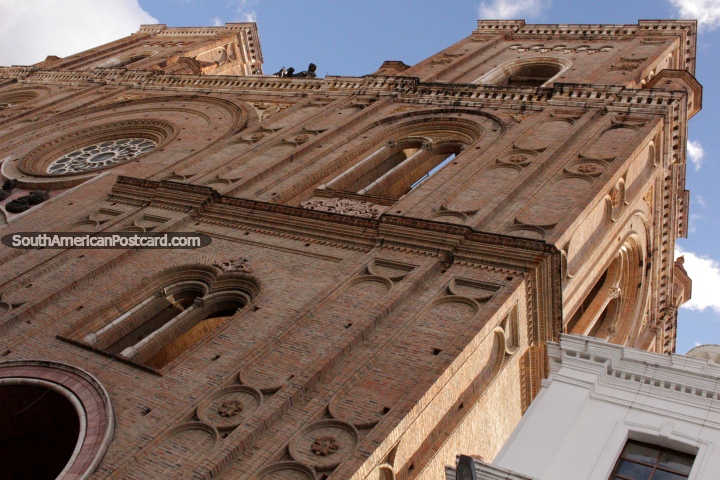 The great Gothic cathedral in Cuenca, best sight! (720x480px). Ecuador, South America.